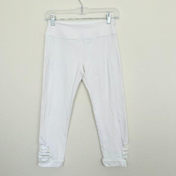Beyond Yoga White Capri Leggings White Cutout Details Size Medium Yoga Beach - Picture 1 of 7